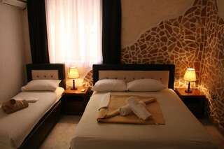 Апартаменты Apartments Sun Улцинь Трехместный номер с балконом-10